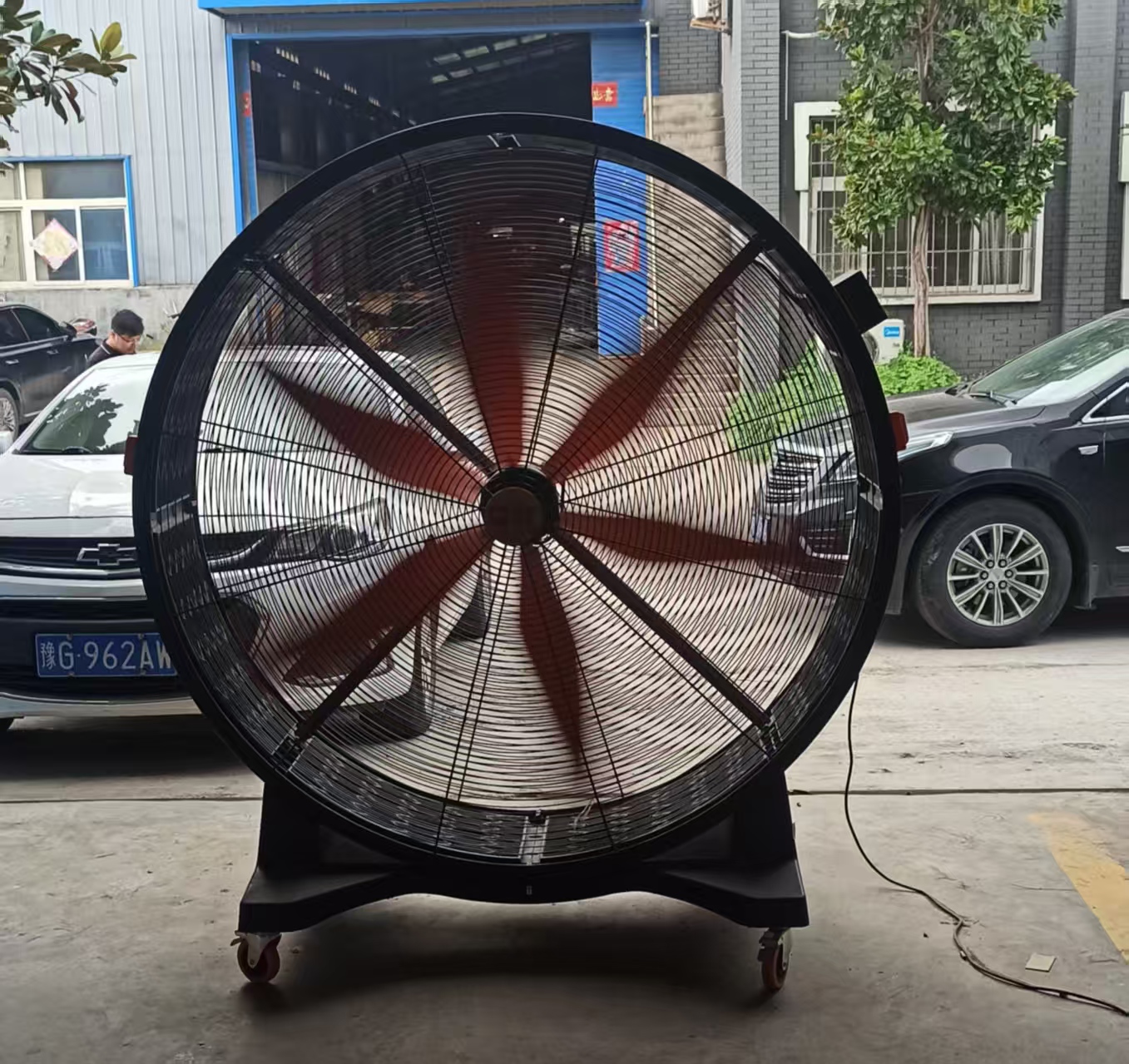战高温，送清凉